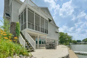 Hot Tub & Dock: Waterfront Lake Hamilton Home - Image 2