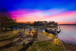 Hot Tub, Game Room, Lakefront, Kayaks & Spacious! - Image 4
