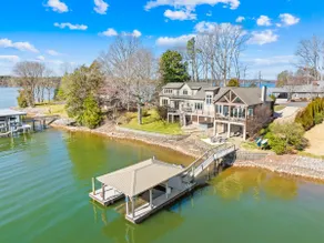Hot Tub, Game Room, Lakefront, Kayaks & Spacious! - Image 2