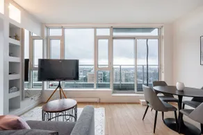 Penthouse with Stunning Views - Image 3