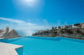 Sea view haven with terrace and parking REMS - Image 3