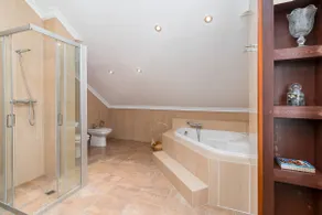 Villa with Garden by the Beach in Cantabria - Image 3