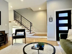 Urban Overlook - Northshore Luxury Prime Location - Image 5