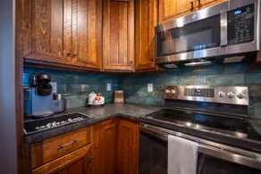 Pocono Mountain House - Pets, Fireplace, Sleeps 8 - Image 4