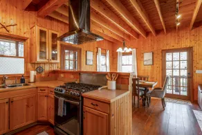 Cozy Brock Creek Cabin near Chattanooga - Image 4
