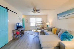 1/2 Mi to Atlantic Beach: Townhome w/ Balcony! - Image 5