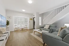 Coastal 3-Bed House with BBQ and Private Courtyard - Image 4