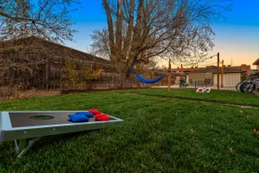 Ultimate Group Getaway Big Yard, Fire Pit, Grill - Image 5
