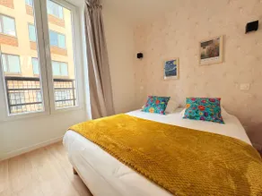 Moret Art Flats Trendy East Paris - Image 2