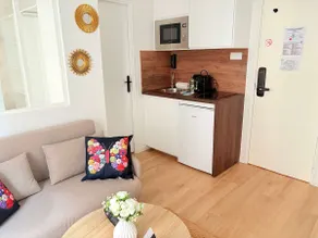 Moret Art Flats Trendy East Paris - Image 3