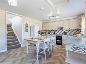 2 Bed in Holsworthy oc-00813 - Image 3