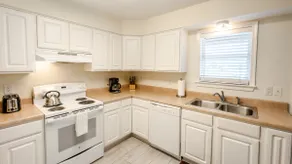 2-bedroom, 1-bathroom apartment. Walk to beach and access to REAL Watersports - Image 3
