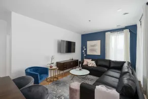 Upscale 2floor 4Bdrs/4BA Plateau+Parking - Image 3