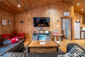 Le Shack Chic Chalet by Escapades Tremblant - Image 4