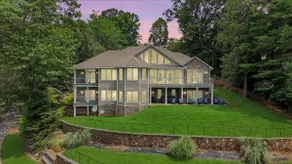 Great Escape on Smith Mountain Lake - Lakefront, Private Dock, & Hot Tub - Image 2