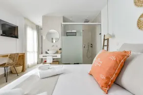 Business room with balconies - recommended for adults - Image 2