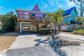 The Magic Dolphin A, great Holmes Beach location, steps to gulf beaches - Image 3