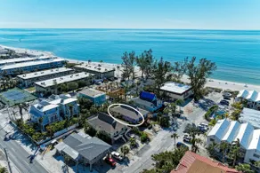 The Magic Dolphin A, great Holmes Beach location, steps to gulf beaches - Image 2