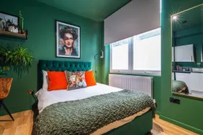 Stunning, Nature Inspired Studio Flat In London - Image 3