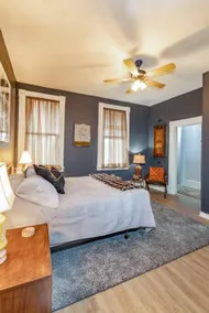 Stylish and Refined with Easy City Access - Image 3