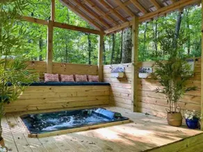 Falcon Lodge - Hot Tub, fire pit & games! Family - Image 4