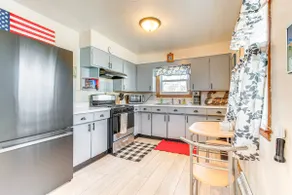 < 1 Mi to Route 66: Home w/ Large Yard! - Image 2
