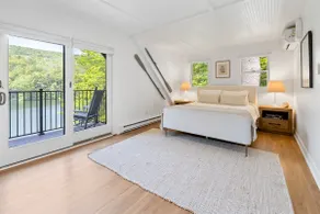 Pet-friendly cabin w/ beach access & kayak - Image 3