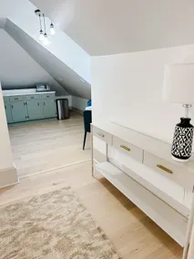 Downtown Renovated Apartment with Parking - Image 3
