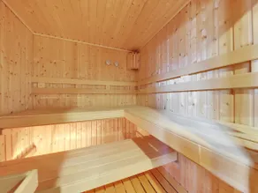 Timber Lodge Cabin – Secluded Sauna Retreat - Image 3
