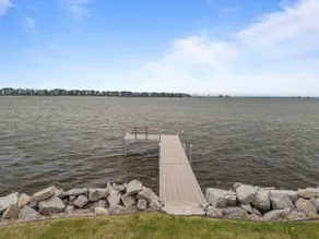 Lake Front|HotTub|Firepit|Grill| Sleeps 7! - Image 5