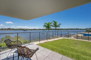 Absolute Waterfront apartment mins from Hastings - Image 3