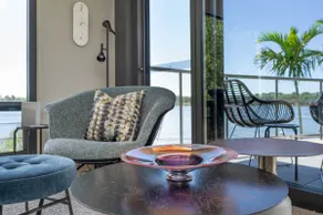 Absolute Waterfront apartment mins from Hastings - Image 4