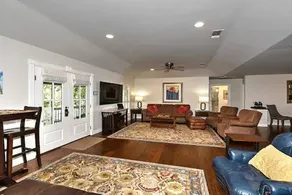 Comal River #405 – Luxurious 4BR Home! - Image 4