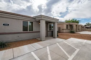 Sleek Triplex | Private Yard & Top Amenities - Image 4