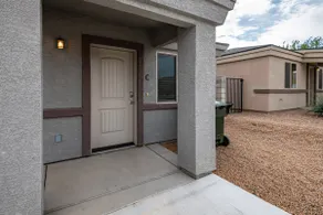 Sleek Triplex | Private Yard & Top Amenities - Image 3