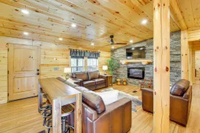 11 Mi to Marina on Lake Hamilton: Cabin Getaway - Image 3