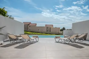 Mythos villa 9,pool,Walking distance to the beach - Image 2