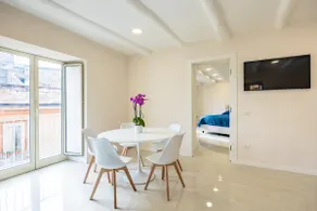 Palazzo Maddaloni Sweet Home By NapoliApartments - Image 2