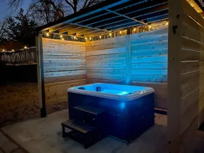 Modern Lux King Suite, w/ Hot tub, Central Omaha! - Image 3