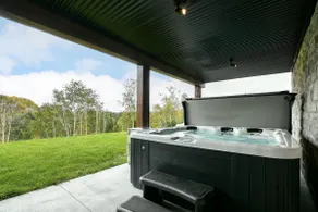 Sommet White Golf Hot tub Ski 10min - Image 2