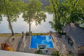 Pleasant View on Taneycomo - Image 3