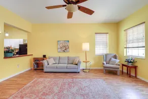Nature Coast Farmhouse w Screened in Porch - Image 3