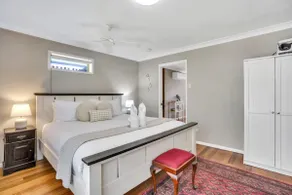 The Avenue at Montville Cottage - Image 4