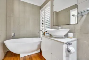 The Avenue at Montville Cottage - Image 3