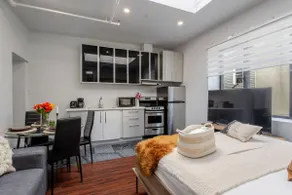 Bright & Stylish Mezzanine – Live on Bishop St - Image 2