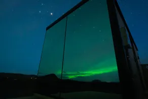 Glacial Glass Cabin - Image 4