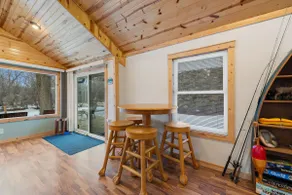 Cozy 3BR Cabin With Hot Tub on Nippersink Creek - Image 4