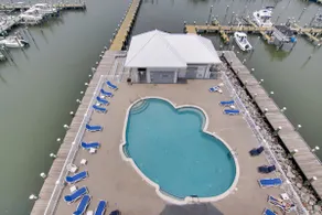 Walk to Main St: Condo w/ Pool Access in Crisfield - Image 2