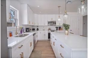 Cherish Every Moment 4BR/3BA So Close to Riverwalk - Image 3