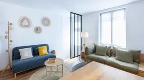 Contemporary home - Walking distance to everything - Image 2